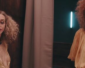 Mercedes Muller, Hanna Hilsdorf, Julia Dietze - Smile (2018) sexy nude scene