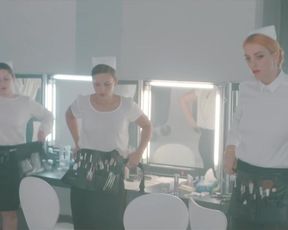 Mercedes Muller, Hanna Hilsdorf, Julia Dietze - Smile (2018) sexy nude scene
