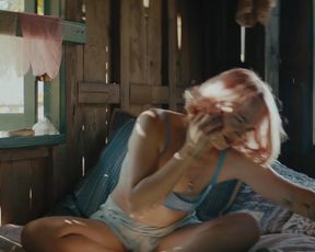 Jemima Kirke, Lola Kirke. Julie McCullough nude - Untogether (2018)
