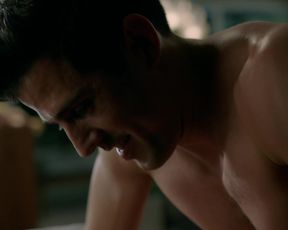 Melissa Barrera nude - Vida s02e05 (2019)