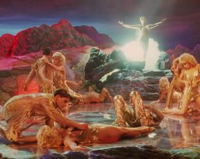 Gina Gershon, Elizabeth Berkley - Showgirls (1995)