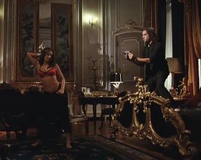 Elisa Tovati Nude - 99 francs (2007)