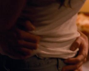 Kristen Stewart Sexy - Adventureland (2009)