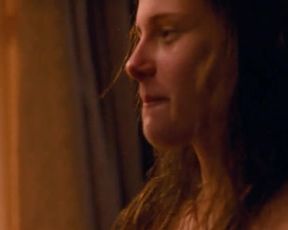 Kristen Stewart Sexy - Adventureland (2009)