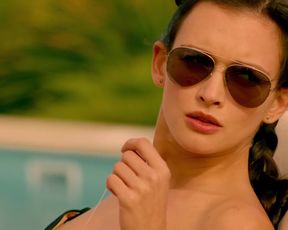 Paulina Andreeva  nude - Sarancha (2014)