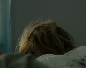 Mackenzie Davis - Izzy Gets the Fuck Across Town (2017) celeb hot scene