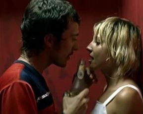 Juana Acosta naked - A golpes (2005)