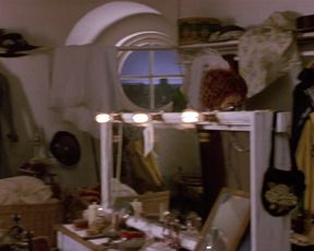 Moira Kelly, Diane Lane - Chaplin (1992)