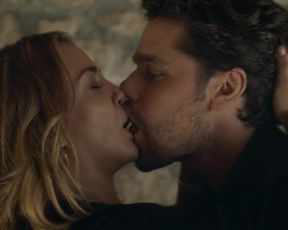 Sarah Kristian nude , Alice Belaïdi  - Victor et Celia (2019)