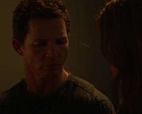 Leila George, Emily Deschanel nude - Animal Kingdom s04e07 (2019)