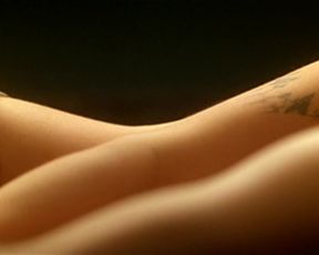 Emma Suarez, Silke nude - Tierra (1996)