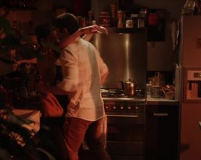 Ambre Bremond Topless, Cunnilingus Funny Scene in French Film 'Je suis un apprentissage'