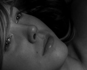 Nellie_Benner_-_Crepuscule__2009_540p