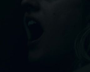 Elisabeth Moss naked - The Handmaid's Tale s02e02 (2018)