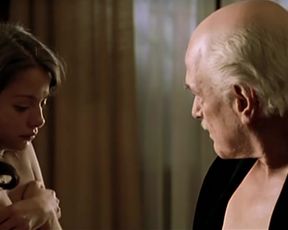 Stephanie Leonidas nude – La fiesta del Chivo (2005)