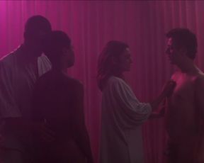 Dira Paes nude - Divino Amor (2019)