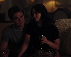 Lili Reinhart, Camila Mendes - Riverdale s04e02 (2019)