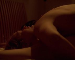 Deirdre Lovejoy nude – The Wire s01e03 (2002)