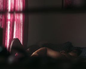 Numa Perrier naked - SMILF s02e03 (2019)