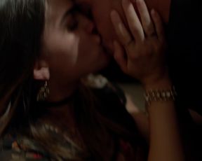 Melissa Barrera naked - Vida s01e01 (2018)