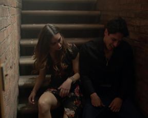 Melissa Barrera naked - Vida s01e01 (2018)