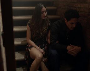 Melissa Barrera naked - Vida s01e01 (2018)