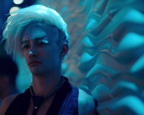 Seyneb Saleh nude - Mute (2018)