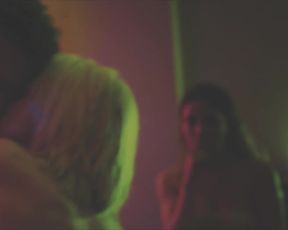 Silvia Varon, Ximena Rodriguez sexy - Entre paredes (2017) Trailer