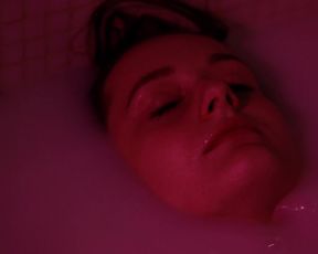 Colomba Giovanni nude - E-A (2018)