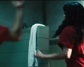 Gaite Jansen naked - Jett s01e03 (2019)