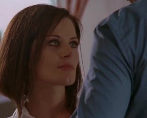 Madeleine West nude – Satisfaction S01E03