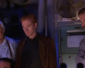 Linda_Fiorentino_-_Jade__1995