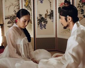 Song Eun-chae, Lee Bom nude - Lost Flower (2014)