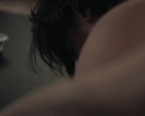 Leslie Lluvet nude - Ice s01e02 (2019)