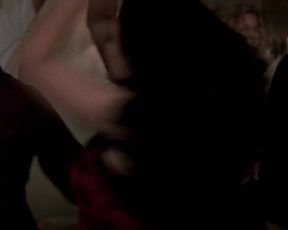 Rhona Mitra, Laura Linney - The Life of David Gale (2003)