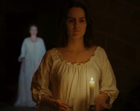 Adele Haenel, Noemie Merlant nude - Portrait de la jeune fille en feu (2019)