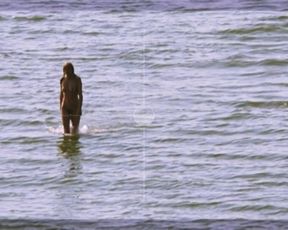 Sophie Hilbrand nude - Zomerhitte (2008)