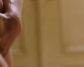 Sophie Hilbrand nude - Zomerhitte (2008)