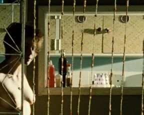 Leandra Leal nude - O Lobo atras da Porta (2013)