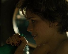 Leandra Leal nude - O Lobo atras da Porta (2013)