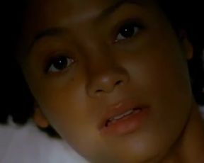 Thandie Newton Nude - Besieged (UK-IT 1998)