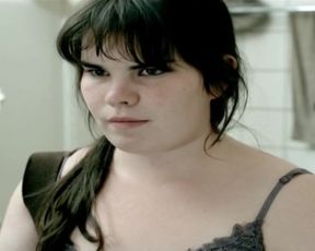 Emma Levie - Lena (2011)