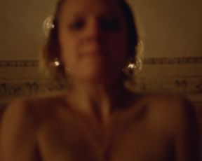 Elisabeth Moss naked - The Square (2017)