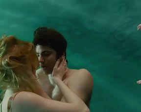 Evan Rachel Wood, T.V. Carpio Sexy - Across the Universe (2007)