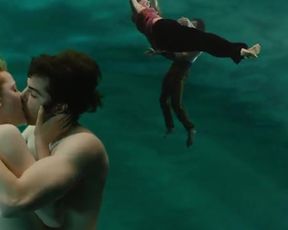 Evan Rachel Wood, T.V. Carpio Sexy - Across the Universe (2007)