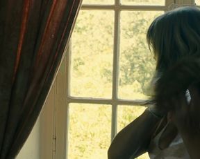 Virginie Efira nude - Un Amour Impossible (2018)