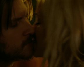 Laura Vandervoort - Bitten (2014)