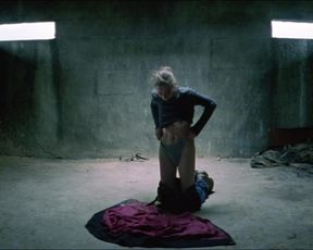 Lara Belmont nude - The War Zone (1999)