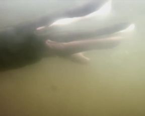 Chloe Andre nude - Les Naufrages (2015)