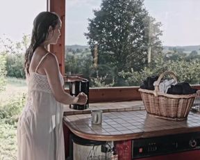 Chloe Andre nude - Les Naufrages (2015)